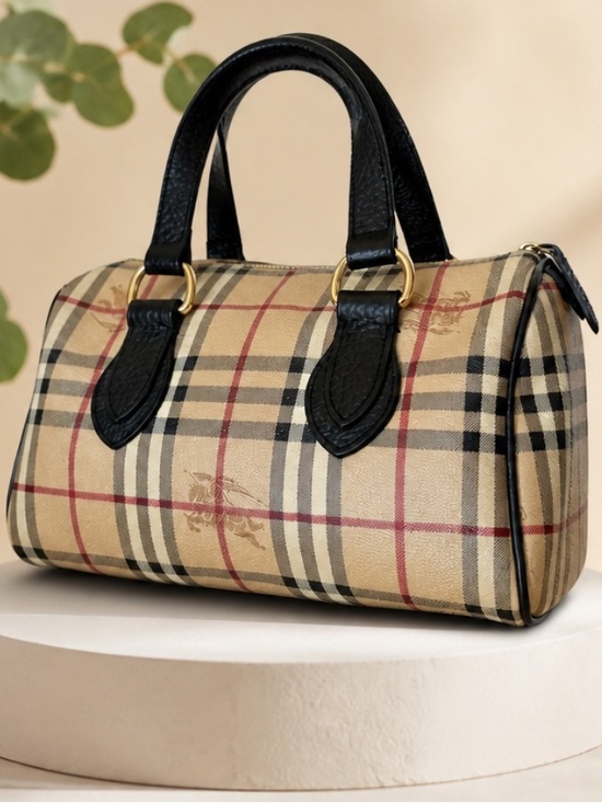 Burberry Handbags - Authentic Burberry Boston Medium Bag.